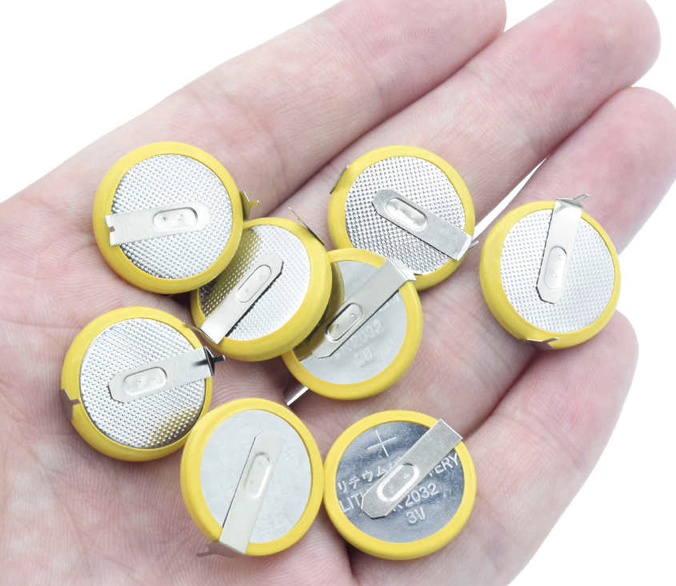 Batería CR2032 3V Con 2 pines