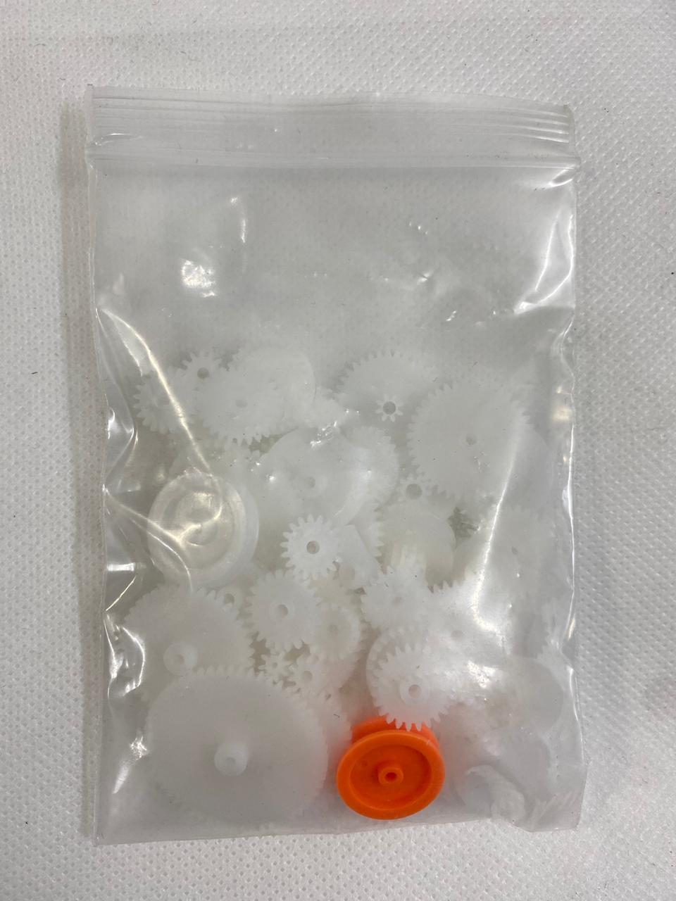 Kit De 64 Engranajes y Poleas Material ABS